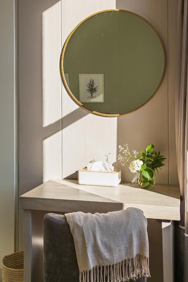 #1203 Cartwright - Sophisticated Elegance *